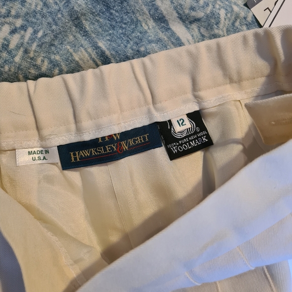 Cream Color Hawksley & Wight Woolmark Pleated Classic Skirt. Size 10-12 - Picture 4 of 11